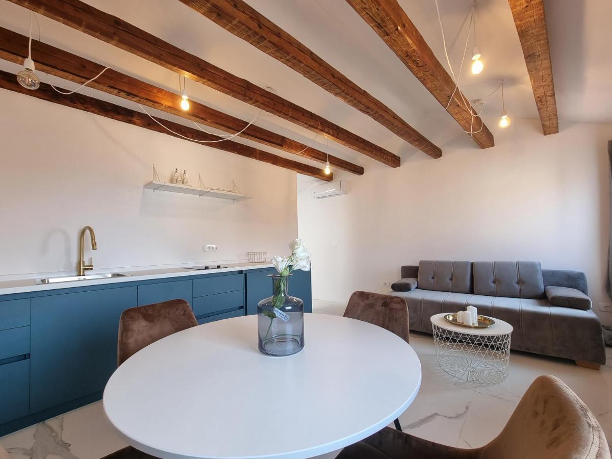 As Deluxe Apartments Πιράν Εξωτερικό φωτογραφία