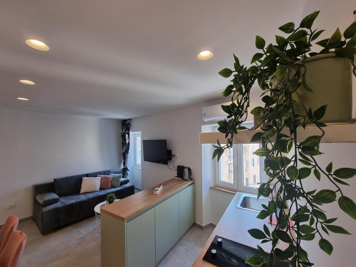 As Deluxe Apartments Πιράν Εξωτερικό φωτογραφία
