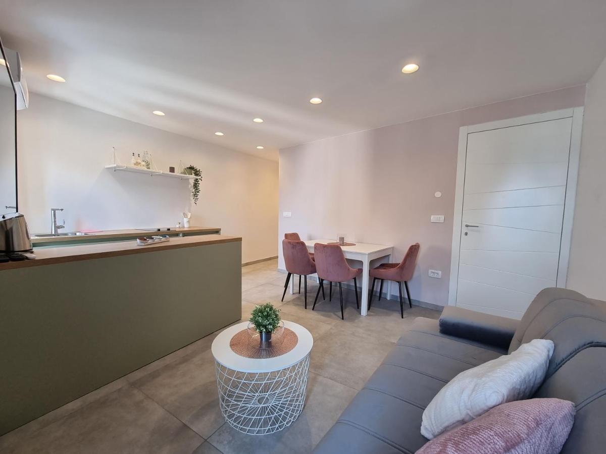 As Deluxe Apartments Πιράν Εξωτερικό φωτογραφία