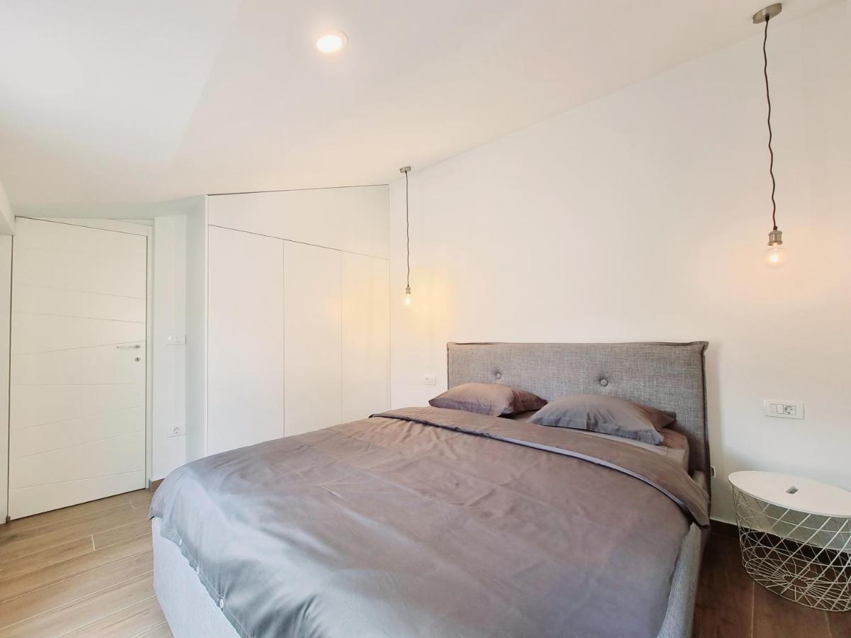 As Deluxe Apartments Πιράν Εξωτερικό φωτογραφία