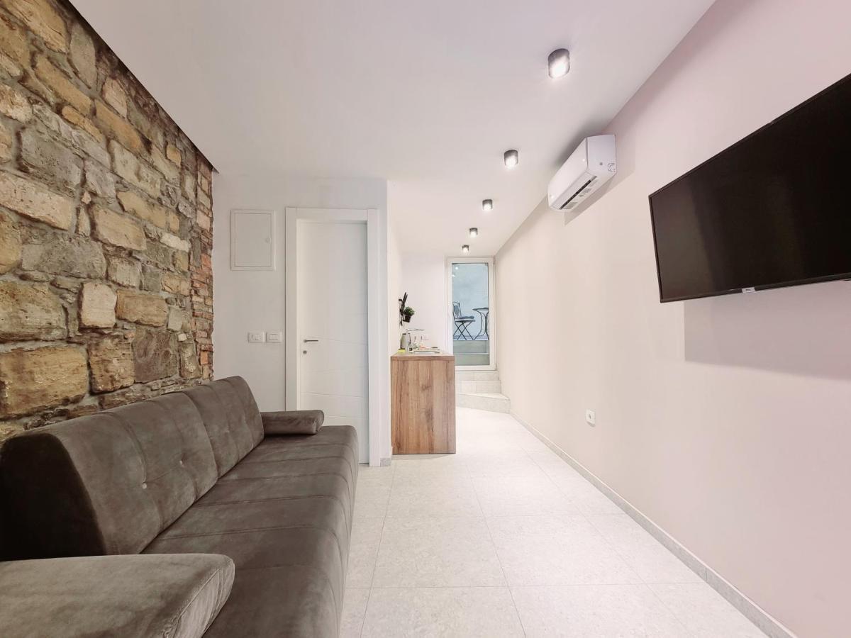 As Deluxe Apartments Πιράν Εξωτερικό φωτογραφία